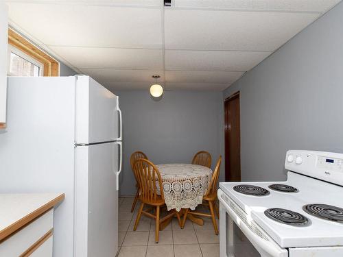 430 Westbury Crescent, Thunder Bay, ON - Indoor Photo Showing Kitchen