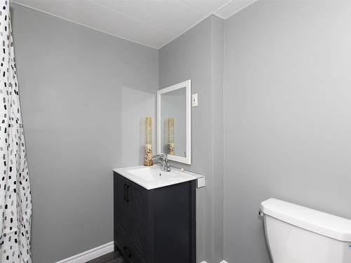 430 Westbury Crescent, Thunder Bay, ON - Indoor Photo Showing Bathroom