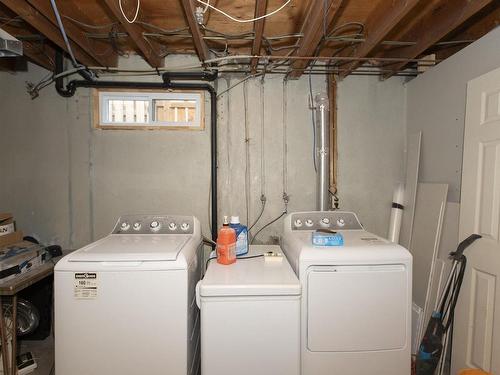 430 Westbury Crescent, Thunder Bay, ON - Indoor Photo Showing Laundry Room