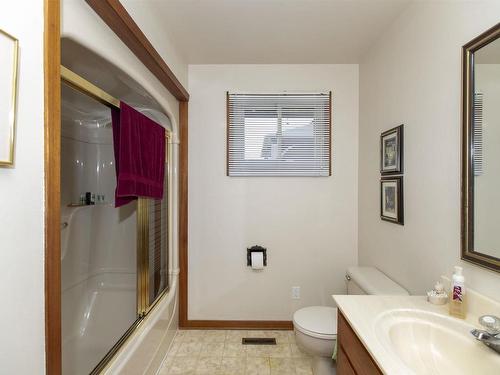 1551 Broadway Avenue, Thunder Bay, ON - Indoor Photo Showing Bathroom