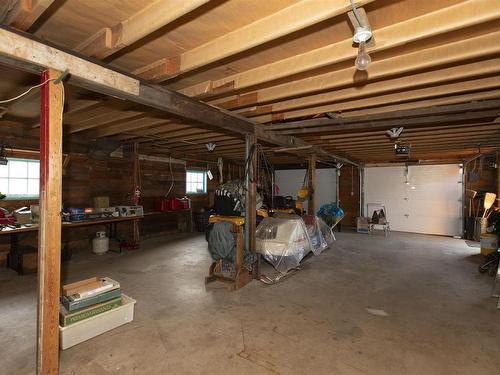 1551 Broadway Avenue, Thunder Bay, ON - Indoor Photo Showing Garage