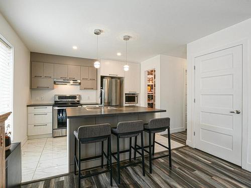 Kitchen - 9818 Boul. De St-Canut, Mirabel, QC - Indoor Photo Showing Kitchen With Upgraded Kitchen