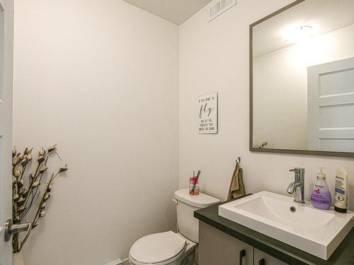 Powder room - 9818 Boul. De St-Canut, Mirabel, QC - Indoor Photo Showing Bathroom