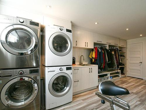 Overall view - 9818 Boul. De St-Canut, Mirabel, QC - Indoor Photo Showing Laundry Room