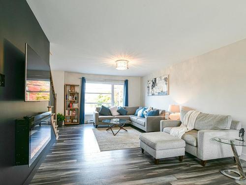 Overall view - 9818 Boul. De St-Canut, Mirabel, QC - Indoor Photo Showing Living Room