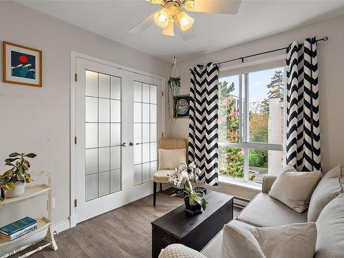 406-1014 Rockland Ave, Victoria, BC - Indoor Photo Showing Bathroom