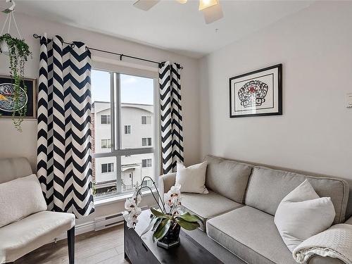 406-1014 Rockland Ave, Victoria, BC - Indoor Photo Showing Laundry Room