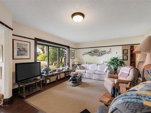 1143 Munro St, Esquimalt, BC 