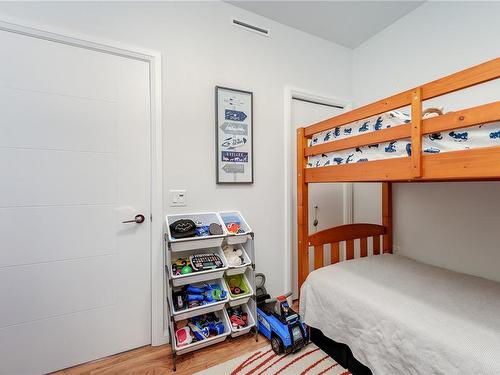 303-745 Travino Lane, Saanich, BC - Indoor Photo Showing Bedroom