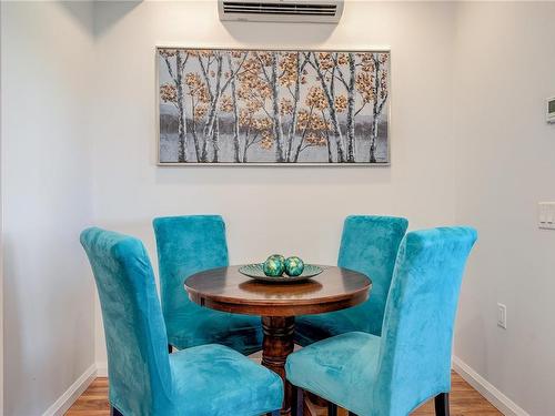 303-745 Travino Lane, Saanich, BC - Indoor Photo Showing Dining Room