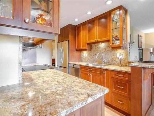 106-103 Gorge Rd East, Victoria, BC - Indoor Photo Showing Kitchen With Upgraded Kitchen