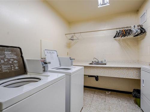 106-103 Gorge Rd East, Victoria, BC - Indoor Photo Showing Laundry Room