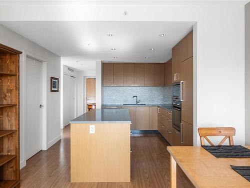 808-838 Broughton St, Victoria, BC - Indoor Photo Showing Kitchen