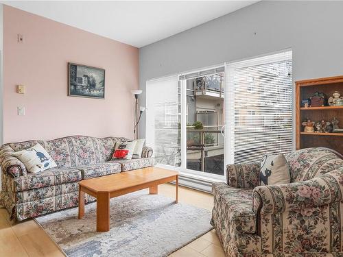 212-1550 Church Ave, Saanich, BC - Indoor Photo Showing Living Room