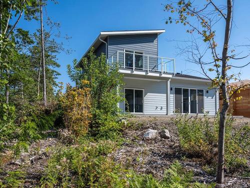 658 Sanderson Rd, Ladysmith, BC 