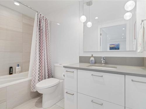 809-838 Broughton St, Victoria, BC - Indoor Photo Showing Bathroom