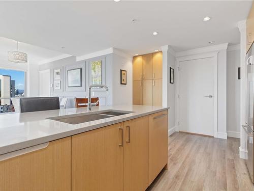 809-838 Broughton St, Victoria, BC - Indoor Photo Showing Kitchen With Double Sink