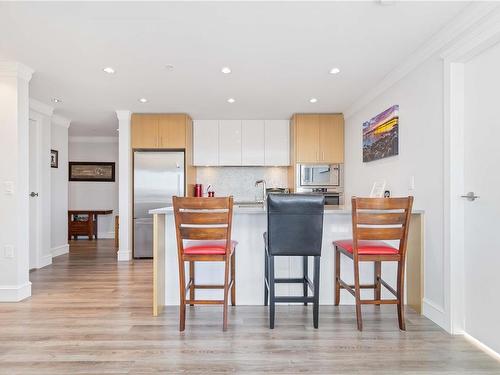 809-838 Broughton St, Victoria, BC - Indoor Photo Showing Kitchen