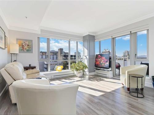 809-838 Broughton St, Victoria, BC - Indoor Photo Showing Living Room