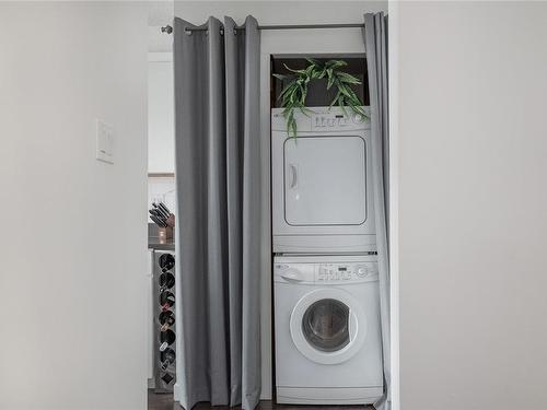 205B-6231 Blueback Rd, Nanaimo, BC - Indoor Photo Showing Laundry Room