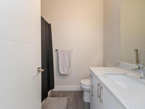 2168 Mountain Heights Dr, Sooke, BC - Indoor Photo Showing Bathroom