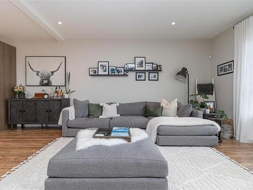 2168 Mountain Heights Dr, Sooke, BC - Indoor Photo Showing Living Room