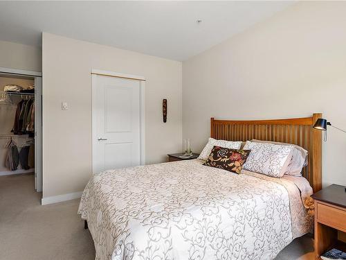 204-150 Nursery Hill Dr, View Royal, BC - Indoor Photo Showing Bedroom