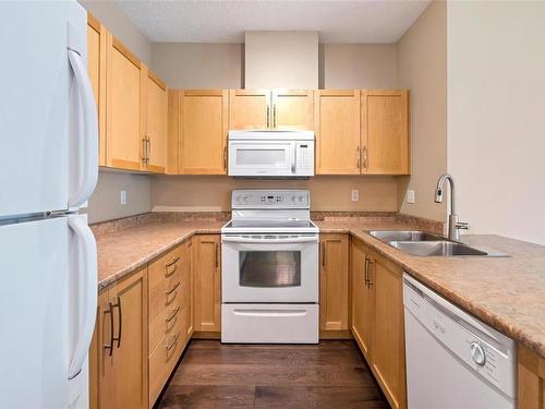 208-1156 Colville Rd, Esquimalt, BC - Indoor Photo Showing Kitchen With Double Sink