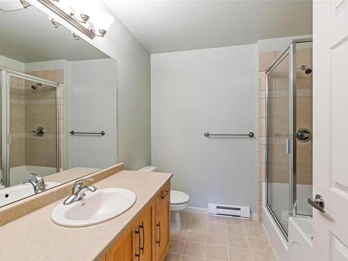 208-1156 Colville Rd, Esquimalt, BC - Indoor Photo Showing Bathroom