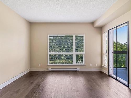 208-1156 Colville Rd, Esquimalt, BC - Indoor Photo Showing Other Room