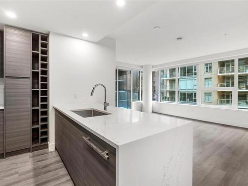 508-777 Herald St, Victoria, BC - Indoor Photo Showing Kitchen