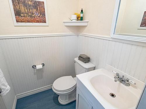 Powder room - 188 Ch. Allard, Coaticook, QC - Indoor Photo Showing Bathroom