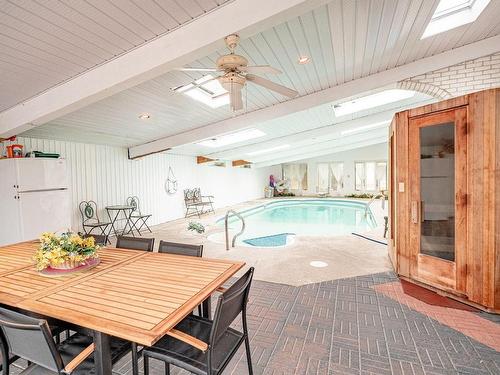 Piscine - 188 Ch. Allard, Coaticook, QC - Indoor With In Ground Pool