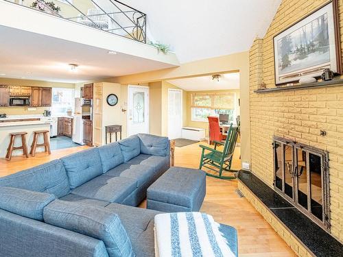 Living room - 188 Ch. Allard, Coaticook, QC - Indoor Photo Showing Living Room With Fireplace