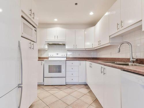 Kitchen - 303-125 Rue D'Angoulême, Sainte-Julie, QC - Indoor Photo Showing Kitchen With Double Sink