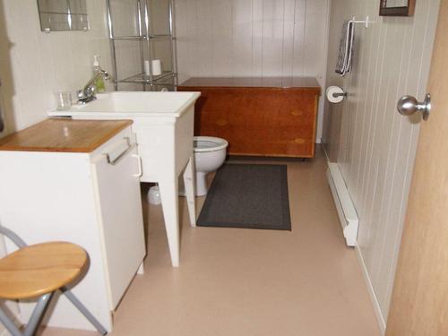 Powder room - 28 1Re Rue Bastien, Saint-Alphonse-Rodriguez, QC - Indoor Photo Showing Bathroom