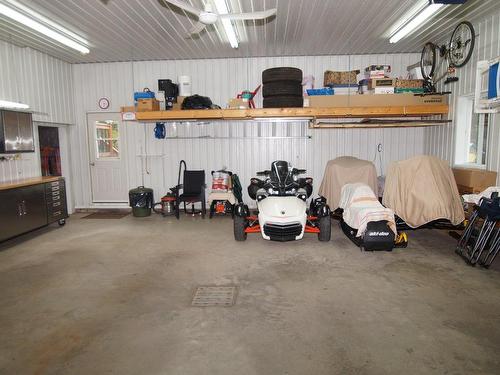 Garage - 28 1Re Rue Bastien, Saint-Alphonse-Rodriguez, QC - Indoor Photo Showing Garage