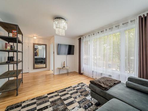 Salon - 534 86E Avenue, Laval (Chomedey), QC - Indoor Photo Showing Living Room