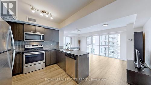 1509 - 2152 Lawrence Avenue E, Toronto, ON - Indoor Photo Showing Kitchen With Stainless Steel Kitchen With Double Sink With Upgraded Kitchen