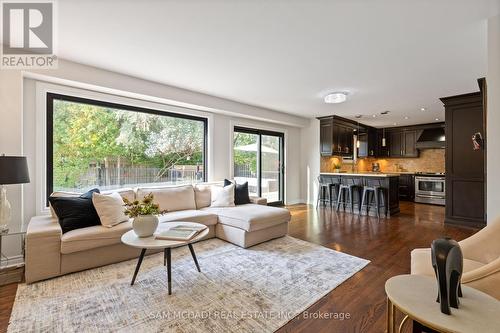 3401 Drummond Road, Mississauga, ON - Indoor Photo Showing Living Room