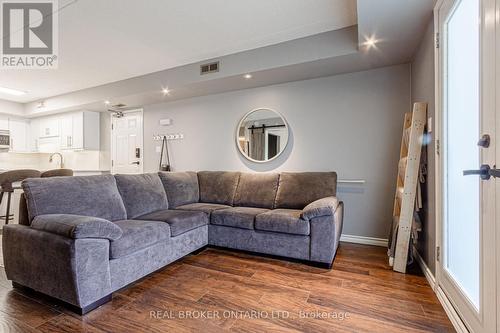 103 - 2010 Cleaver Avenue, Burlington, ON - Indoor Photo Showing Living Room