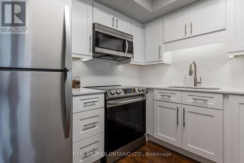 103 - 2010 Cleaver Avenue, Burlington, ON - Indoor Photo Showing Kitchen With Stainless Steel Kitchen With Upgraded Kitchen