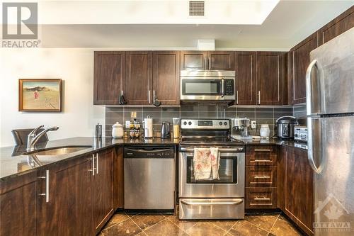 234 Rideau Street Unit#2303, Ottawa, ON - Indoor Photo Showing Kitchen With Stainless Steel Kitchen With Upgraded Kitchen