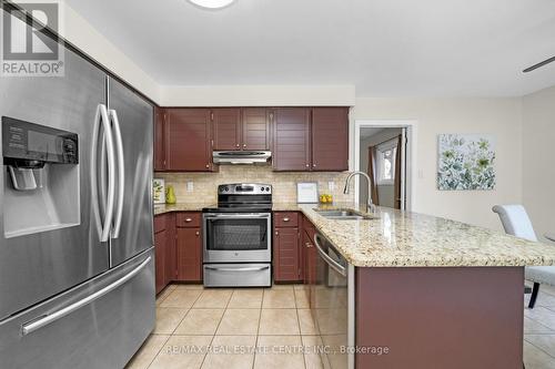 38 Erinlea Crescent, Erin, ON - Indoor Photo Showing Kitchen With Double Sink