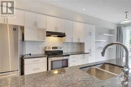 198 Mattingly Way, Ottawa, ON - Indoor Photo Showing Kitchen With Double Sink