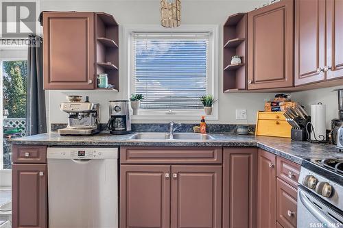 1502 Junor Avenue, Saskatoon, SK - Indoor Photo Showing Kitchen With Double Sink