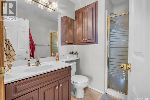 1502 Junor Avenue, Saskatoon, SK - Indoor Photo Showing Bathroom