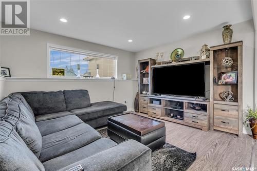 1502 Junor Avenue, Saskatoon, SK - Indoor Photo Showing Living Room