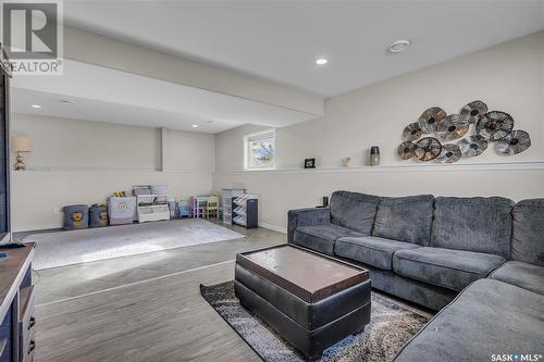 1502 Junor Avenue, Saskatoon, SK - Indoor Photo Showing Living Room