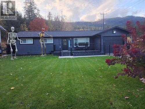 2290 Park Avenue, Lumby, BC - Outdoor